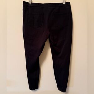 Reitmans Women's Black Straight Leg Pants